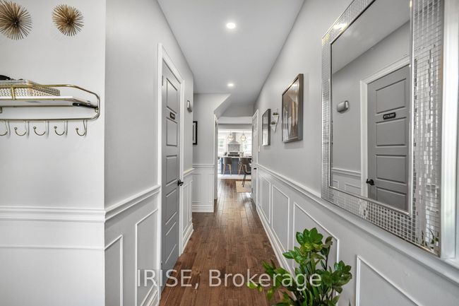 109 Thomas St, House other with 4 bedrooms, 3 bathrooms and 4 parking in Cambridge ON | Image 4