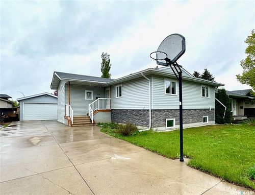 143 Girgulis Cres, Saskatoon, SK, S7K6W8 | Card Image