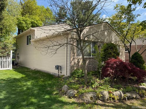 1959 Woodland Ave, Sylvan Lake, MI, 48320-1567 | Card Image