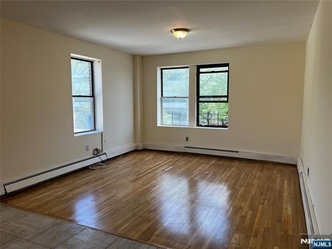 1 S State, Home with 1 bedrooms, 1 bathrooms and null parking in Hackensack NJ | Image 4