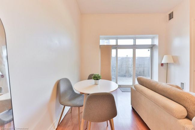 105 - 459 Kerr St, House attached with 1 bedrooms, 1 bathrooms and 1 parking in Oakville ON | Image 10