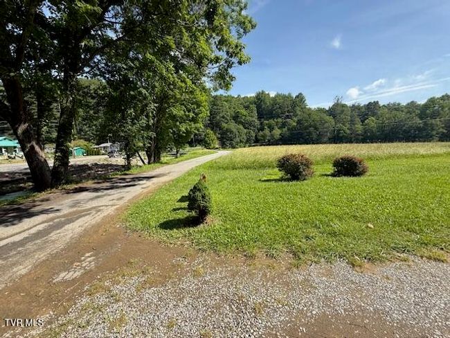 123 Mcmahan Gibbs Rd, House other with 2 bedrooms, 2 bathrooms and null parking in Roan Mountain TN | Image 66