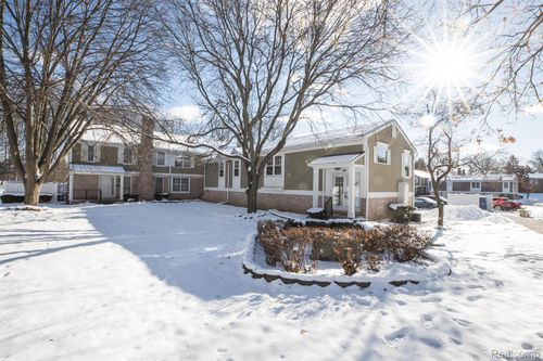 46-20940 E Glen Haven Cir, Northville, MI, 48167-2465 | Card Image