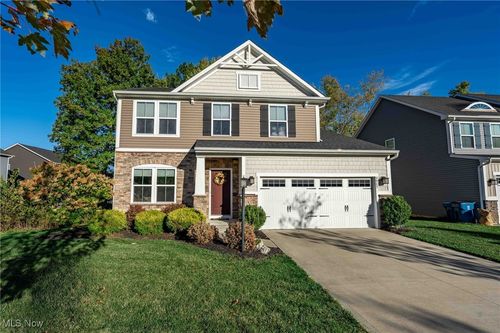 9985 Ethan Dr, Olmsted Twp, OH, 44138-8189 | Card Image