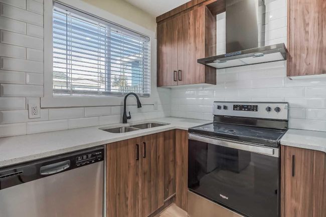 2005 40 St Se, Home with 4 bedrooms, 1 bathrooms and 2 parking in Calgary AB | Image 5