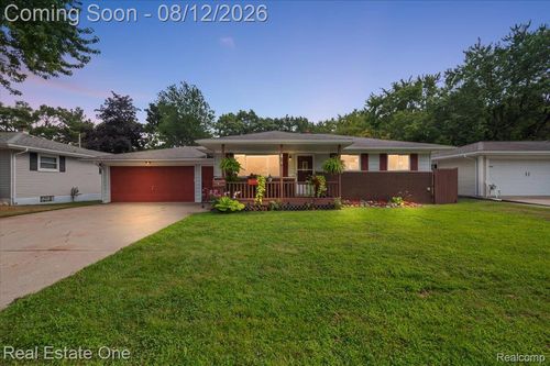 82 Dayton St, Oxford, MI, 48371-4625 | Card Image