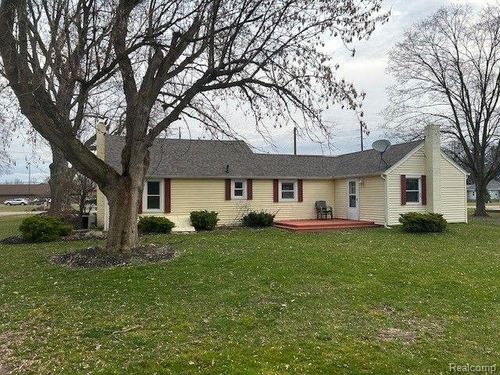 9281 W Grand River Rd, Fowlerville, MI, 48836-9608 | Card Image