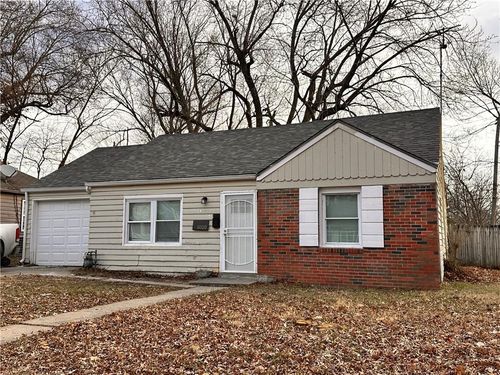 8009 Park Ave, Kansas City, MO, 64132-2316 | Card Image