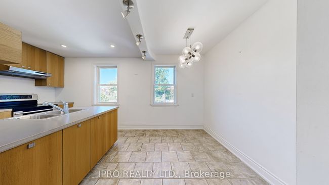 12 Lark St, House attached with 4 bedrooms, 3 bathrooms and 1 parking in Toronto ON | Image 27