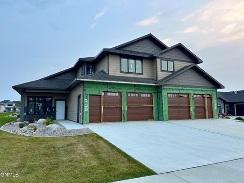 922 Collective Ln, Bismarck, ND, 58503-6666 | Card Image