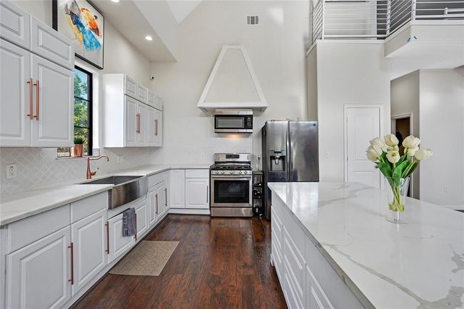 11215 Duane St, House other with 5 bedrooms, 3 bathrooms and null parking in Houston TX | Image 10