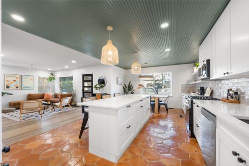 a-2109 Brackenridge St, Austin, TX, 78704-4386 | Card Image