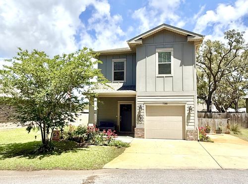 7388 Hiawatha Ln, Navarre, FL, 32566-8196 | Card Image