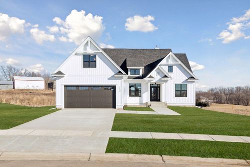 112 E Brewer Street, Roberts, WI, 54023 | Card Image