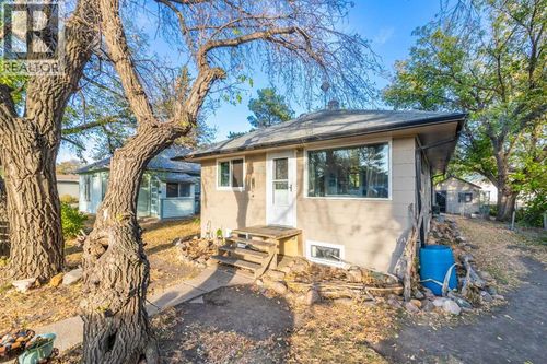 117 2nd St W, Lashburn, SK, S0M0A8 | Card Image