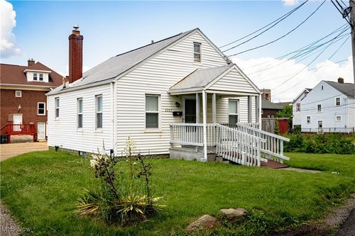 2223 Geltz Ct Nw, Canton, OH, 44709-3723 | Card Image