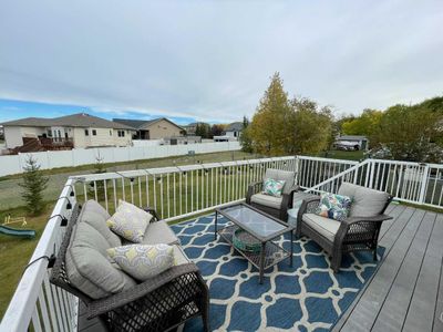 841 Cherry St, House detached with 5 bedrooms, 2 bathrooms and 4 parking in Beaverlodge AB | Image 3