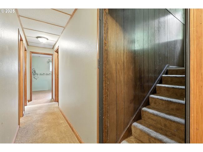 1425 Se 9 Th St, House other with 6 bedrooms, 3 bathrooms and null parking in Gresham OR | Image 22