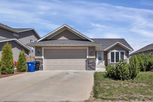 29 Chinook Street, Blackfalds, AB, T0M0J0 | Card Image