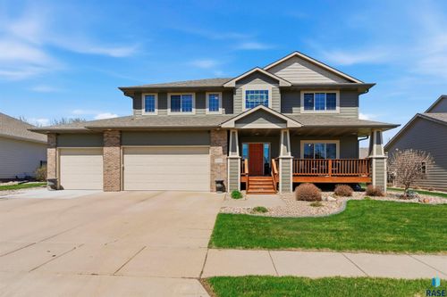 8128 S Grass Creek Dr, Sioux Falls, SD, 57108-6241 | Card Image