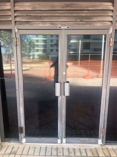 cab6-9801 Collins Ave, Bal Harbour, FL, 33154-1815 | Card Image