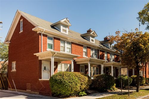 22-8020 3rd St, Detroit, MI, 48202-2421 | Card Image