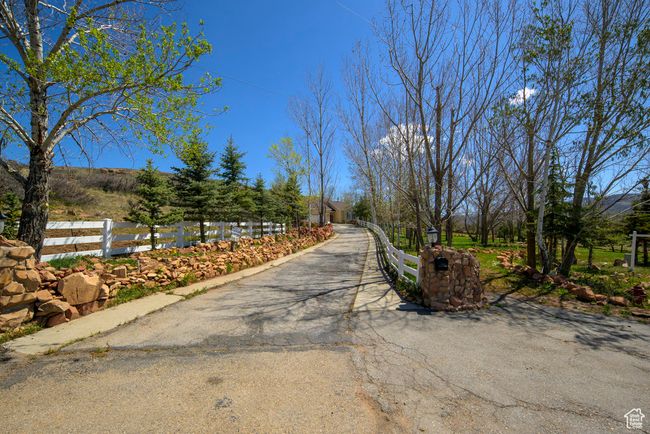 View of street featuring aphalt driveway | Image 45
