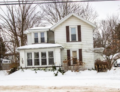 105 W Telegraph St, Dowagiac, MI, 49047-1238 | Card Image
