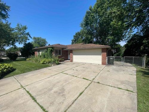 11261 Alwardt Dr, Sterling Heights, MI, 48313-4909 | Card Image