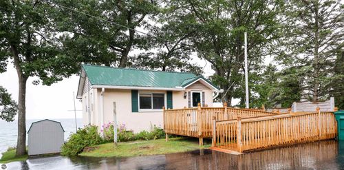 1396 N Us 23, East Tawas, MI, 48730-9441 | Card Image