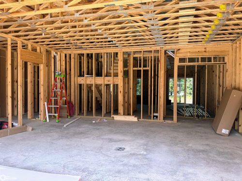 210 Stonebrook Ct, Clear Lake, IA, 50428-1170 | Card Image