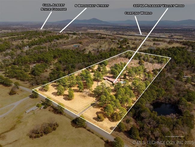 33742 Pleasant Valley Rd, House other with 3 bedrooms, 3 bathrooms and null parking in Poteau OK | Image 19