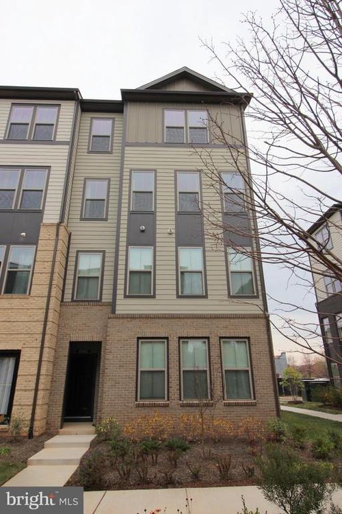 45942 Raven Ter, STERLING, VA, 20165-5888 | Card Image