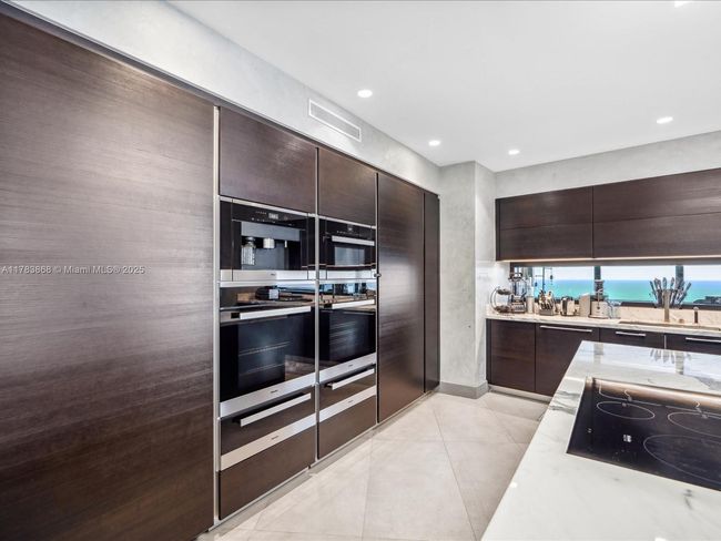 APT-5505 - 18555 Collins Ave, Condo with 3 bedrooms, 5 bathrooms and null parking in Sunny Isles Beach FL | Image 20