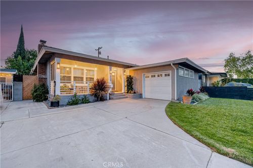 2719 Nipomo Ave, Long Beach, CA, 90815-3643 | Card Image