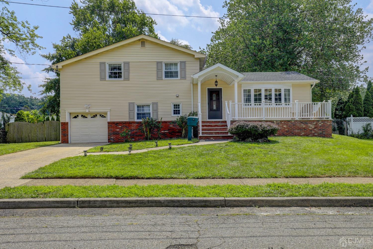 Elmwood Pl, Old Bridge, NJ 08857