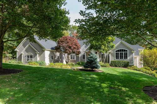 4 Sloans Brook Dr, Exeter, NH, 03833-7502 | Card Image