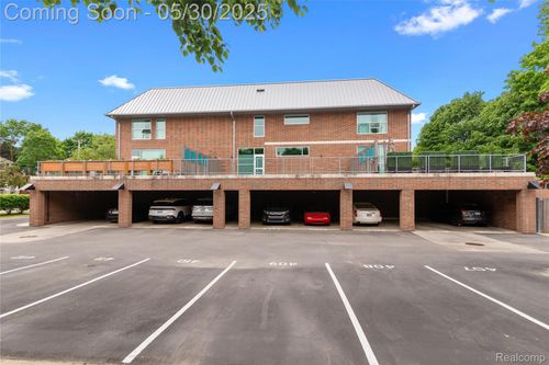 apt-203-300 Hamilton St, Plymouth, MI, 48170-7202 | Card Image