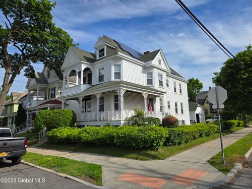 737 Mason St, Schenectady, NY, 12308-1915 | Card Image