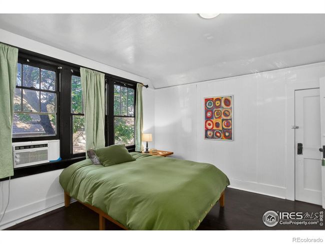 Upper Level 1 Bedroom | Image 27