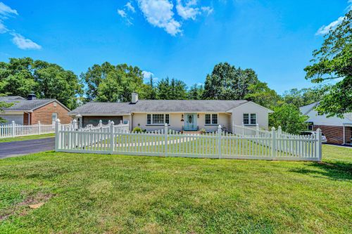 3220 Pasley Ave Sw, Roanoke, VA, 24015-4422 | Card Image