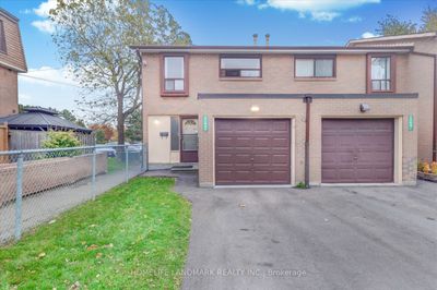 263 Fleetwood Cres, Condo with 4 bedrooms, 2 bathrooms and 2 parking in Brampton ON | Image 1