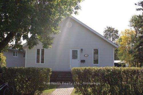 {{alt}} | Card Image