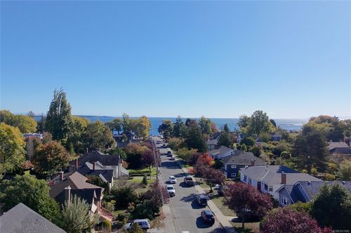 2586 Dalhousie St, Victoria, BC, V8R2H9 | Card Image