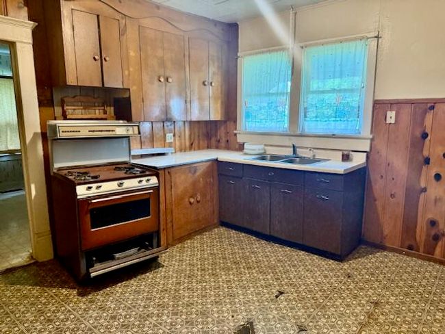 1108 Frank St, House other with 4 bedrooms, 1 bathrooms and null parking in Adrian MI | Image 10