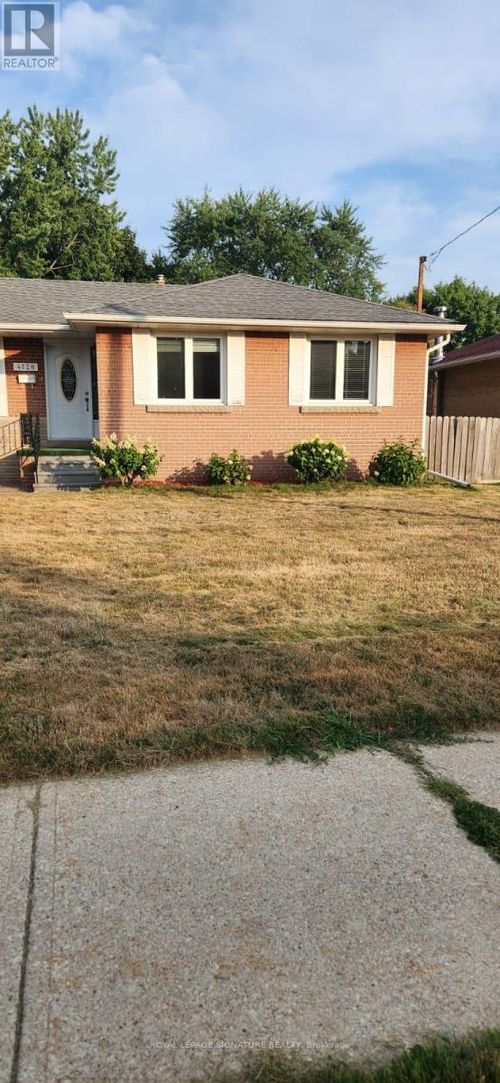 main-4128 New Street, Burlington (Shoreacres), ON, L7L1S9 | Card Image