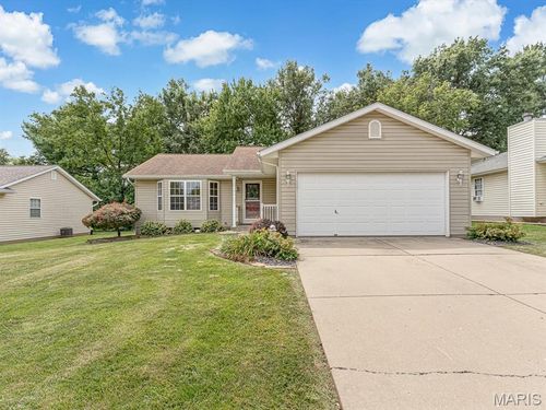 326 Briarwood Dr, Waterloo, IL, 62298-1654 | Card Image