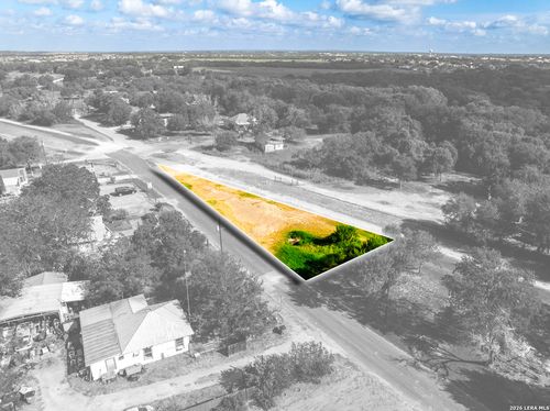 710 Goliad Rd, Floresville, TX, 78114 | Card Image