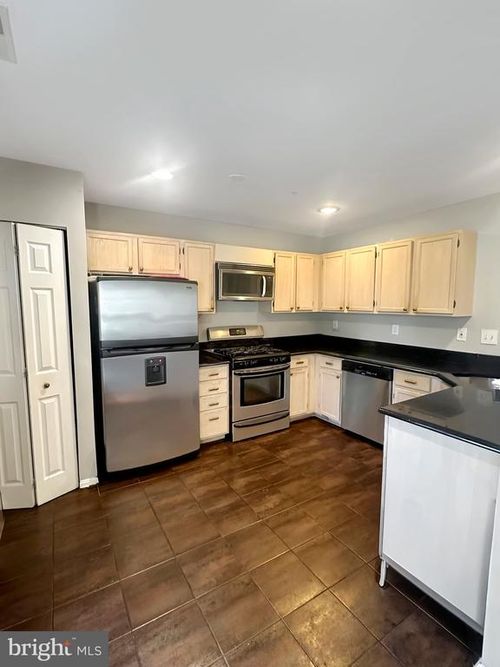 3-725 Paldao Ter, LANDOVER, MD, 20785-5815 | Card Image