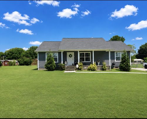 676 Parkway Dr, Smithville, TN, 37166-2842 | Card Image